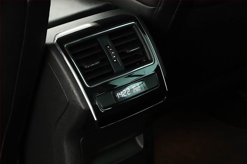 Škoda Superb (2019) Style 2.0 TDI, Automat, Kůže - fotka 11 z 20