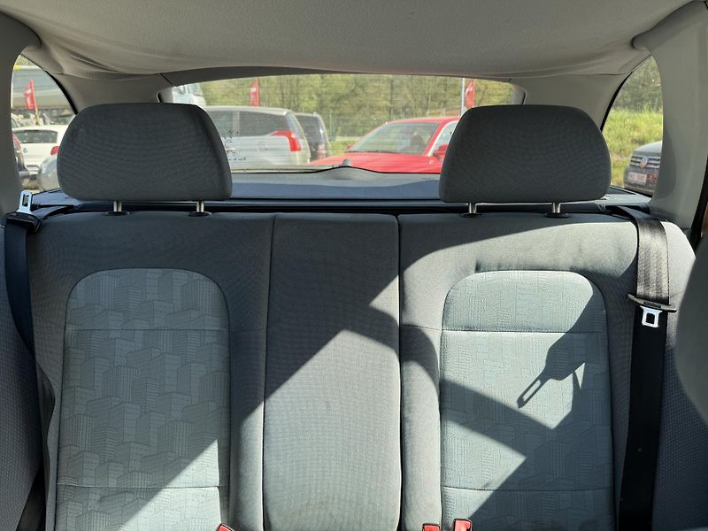 Škoda Fabia 1.4 MPI - fotka 14 z 19
