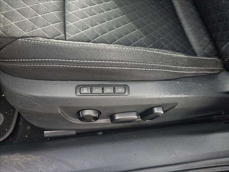 Škoda Superb III 2,0TDi 1KW DSG STYLE - fotka 15 z 51