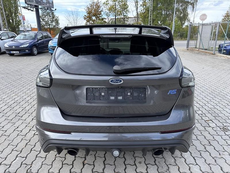 Ford Focus RS 2.3i 257 kW 4x4 odp. DPH - fotka 4 z 23
