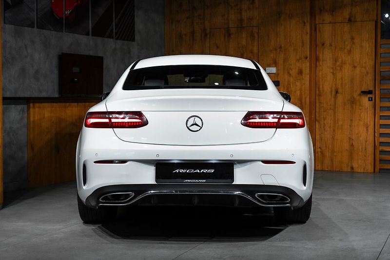 Mercedes-Benz Třídy E - fotka 17 z 18