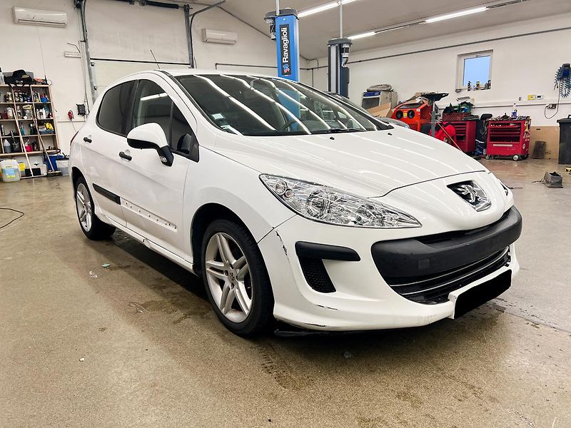 Peugeot 308 1.6HDi 68kW - fotka 1 z 17