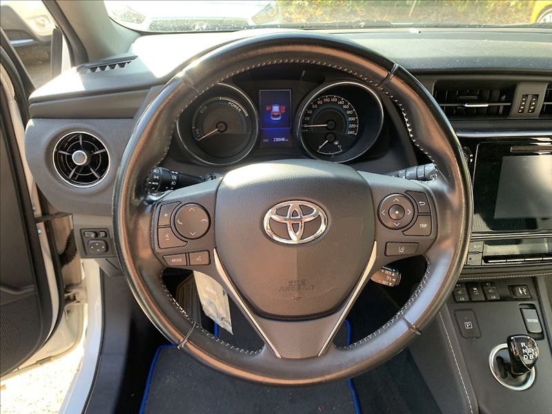 Toyota Auris 1,8 HYBRID 1.MAJ.,ČR,SERVISKA - fotka 9 z 20