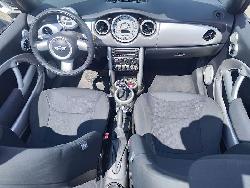 Mini Cooper 1.6 /66kW ONE Cabrio - fotka 18 z 29