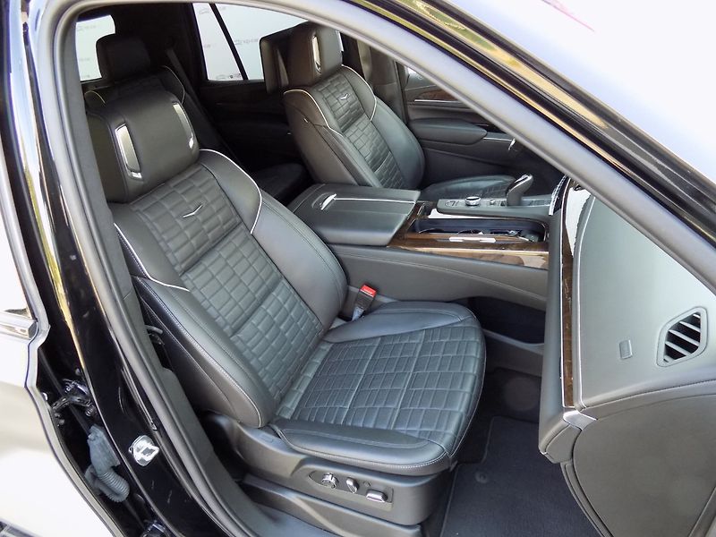 Cadillac Escalade (2022) 6.2/V8/4WD/Sport Platinum/ČR/ - fotka 19 z 50