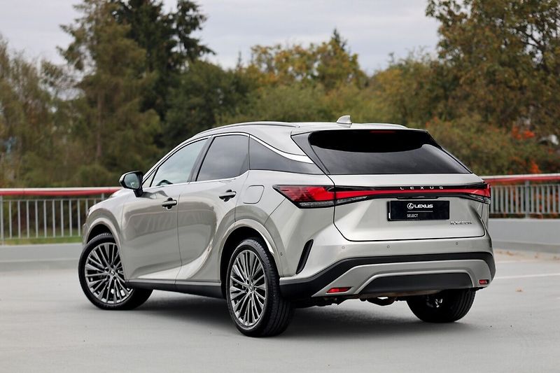 Lexus RX 450h plus 450H+ 2,5 PHEV LUXURY PANORAMI - fotka 4 z 31