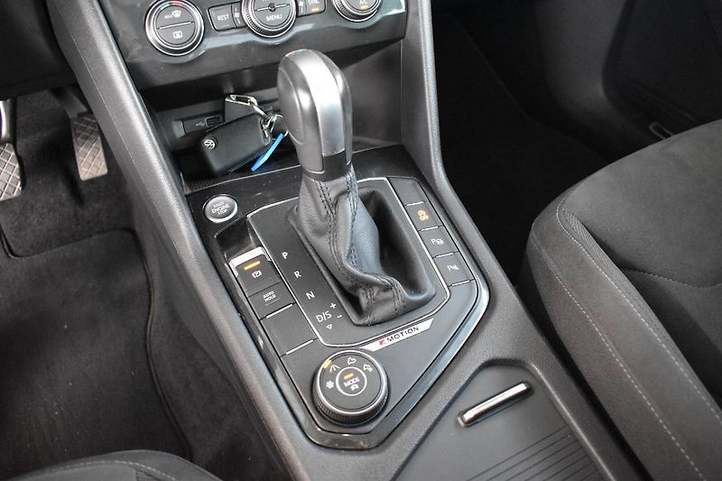 Volkswagen Tiguan (2020) 2.0TDI 140kW 4x4,tažné,Matrix - fotka 21 z 28