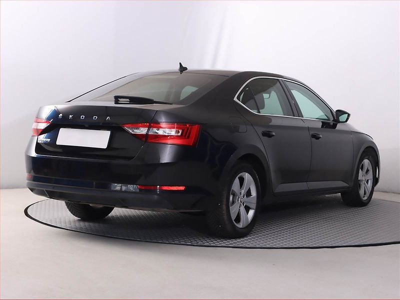 Škoda Superb (2022) Ambition 2.0 TDI, Serv.kniha - fotka 5 z 22