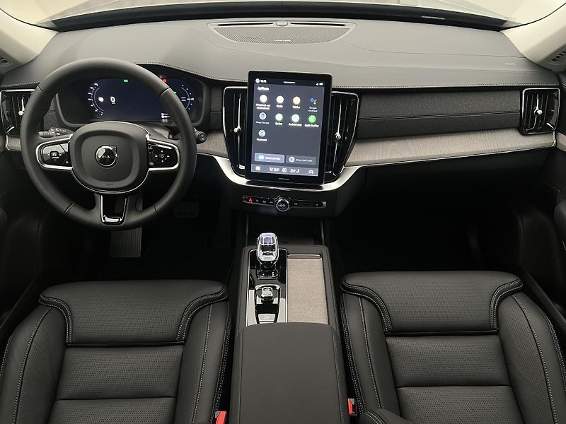 Volvo XC90 (2026) T8 AWD PLUS BRIGHT - fotka 2 z 50