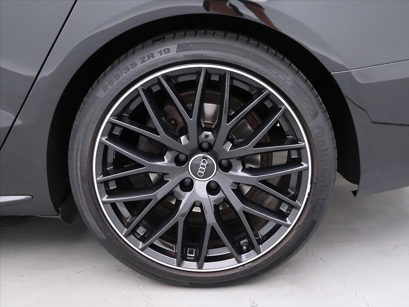 Audi A5 3,0 TDI quattro S-Line 1.Maj - fotka 29 z 36