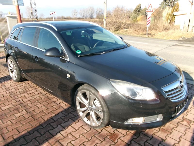 Opel Insignia (2010) 2.0 CDTi - ZADÁNO - fotka 11 z 31