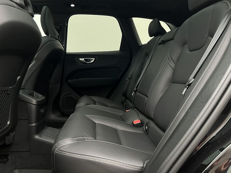 Volvo XC60 T8 AWD ULTRA BLACK RECHARGE CZ - fotka 6 z 51