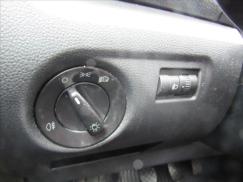 Škoda Fabia 1,2 i 44kW Active - fotka 20 z 28