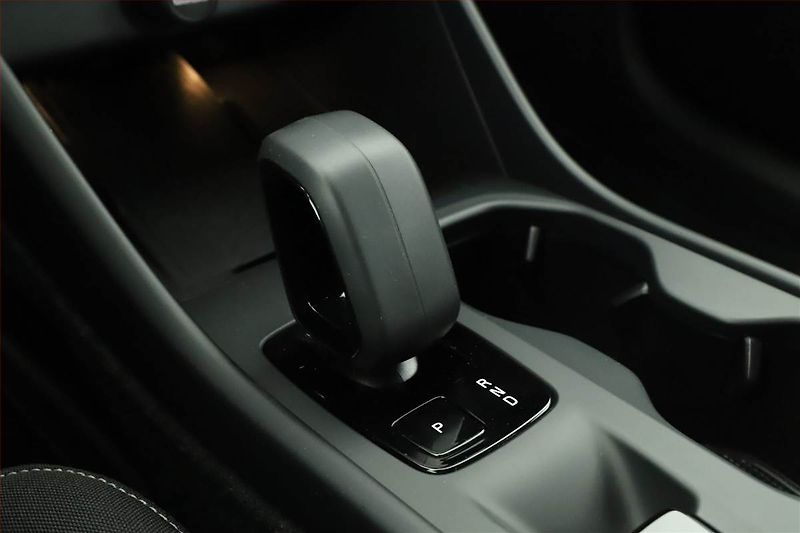 Volvo XC40 (2023) B3, ČR, DPH - fotka 10 z 18