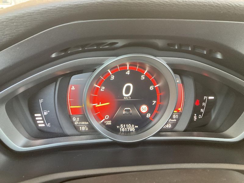 Volvo V40 CROSS COUNTRY T4  - REZERVACE - fotka 22 z 43