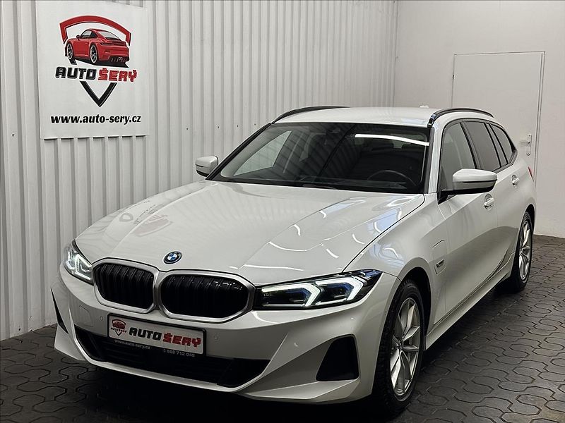 BMW Řada 3 330E 215kW XDRIVE TAŽNÉ 2XALU - fotka 1 z 50