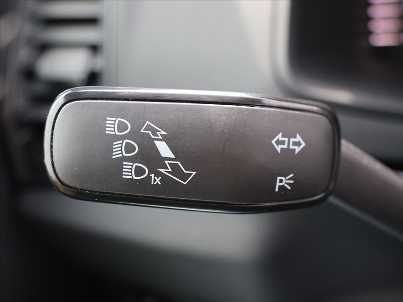 Škoda Karoq 2,0 TDI DSG Sportline 4x4 DPH - fotka 11 z 39