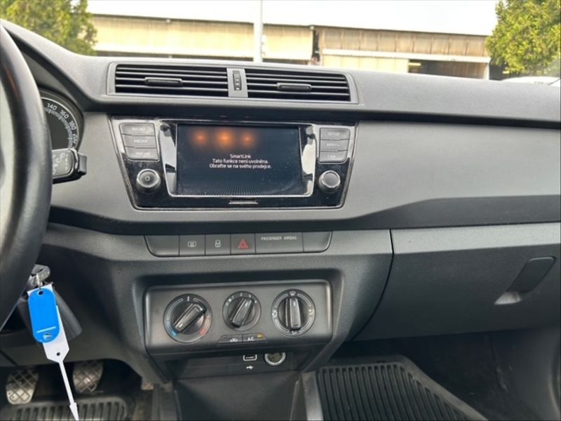 Škoda Fabia 1,0 TSI Ambition - fotka 10 z 11