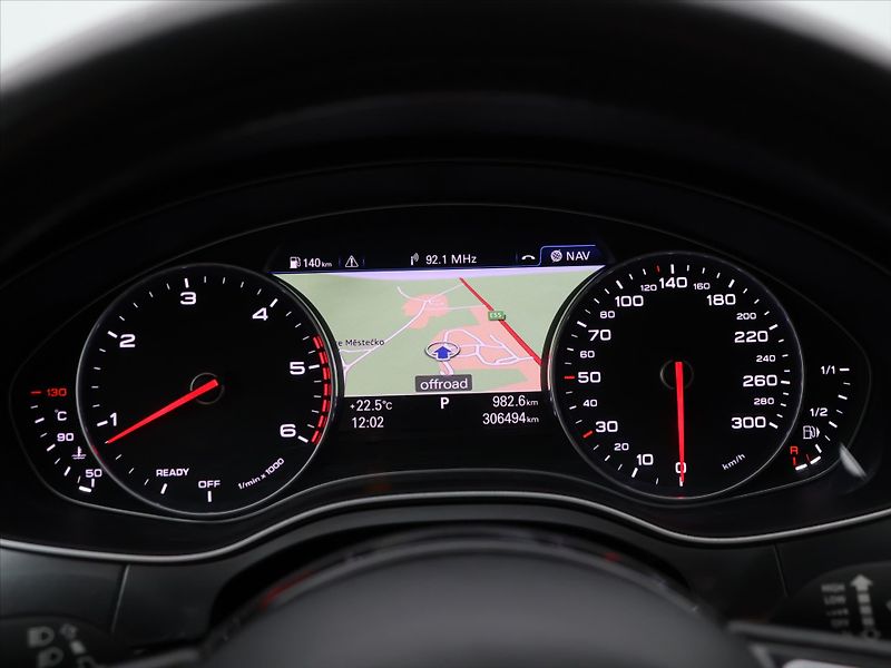 Audi A6 Avant 3,0 TDI 150kW Klima Pano - fotka 16 z 31