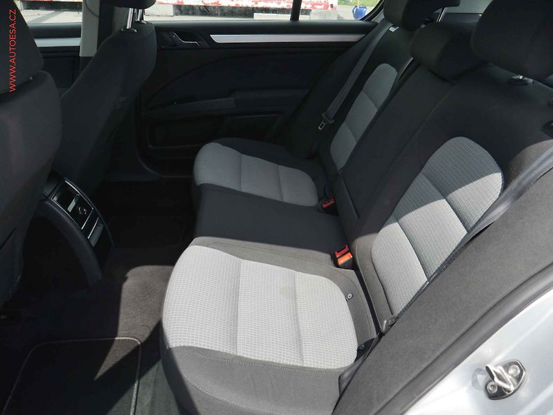 Škoda Superb (2010) 2.0TDi, Ambition, DSG - fotka 10 z 12