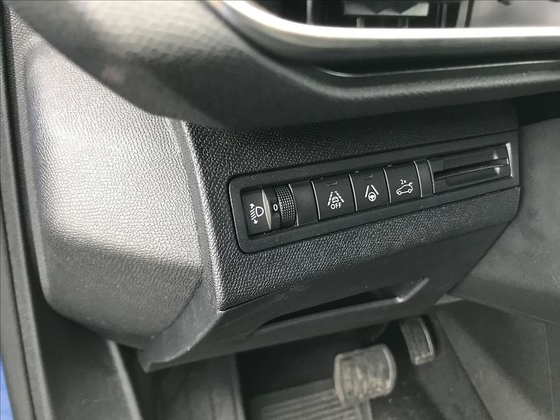 Peugeot 3008 1,5 1.5 BlueHDI 130 EAT8 96kw - fotka 9 z 27