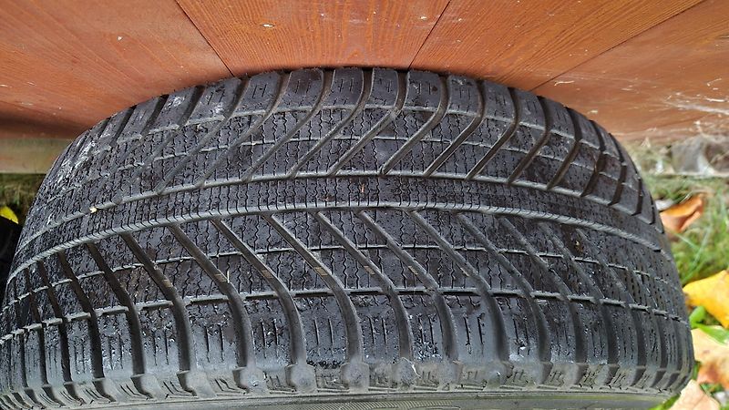 Ford Kuga (2011) 2.0 TDCi 4x4 Titanium, ČR - fotka 49 z 52
