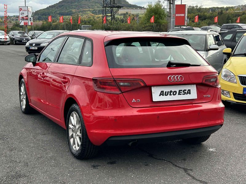 Audi A3 (2015) 1.2TFSi, 2.maj,ČR, autoAC - fotka 6 z 15