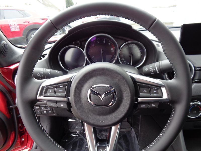 Mazda MX-5 (2026) 1,5i Exclusive-line,pl.střecha - fotka 10 z 30