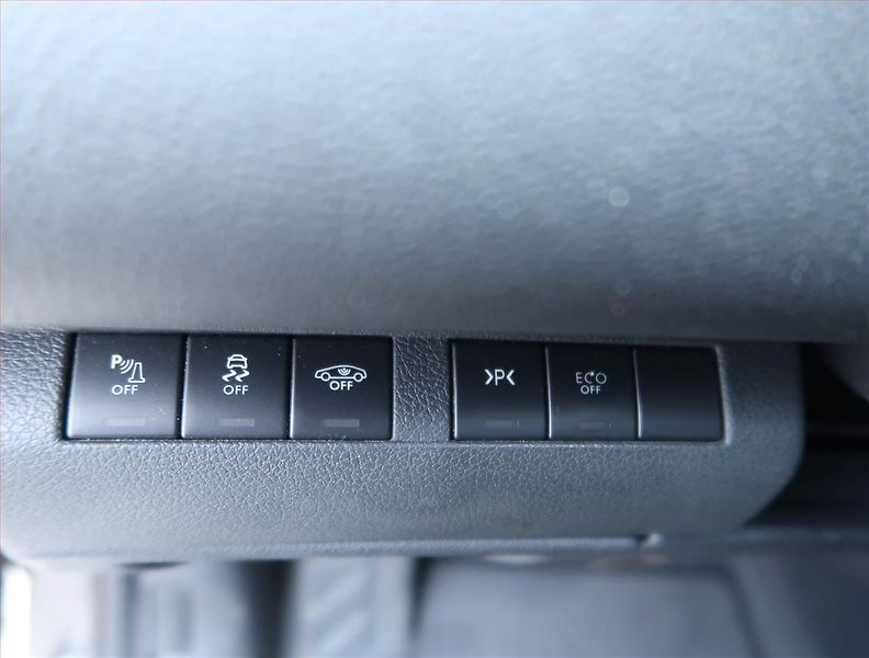 Peugeot 3008 (2016) 1.6 BlueHDi, Automat - fotka 18 z 21