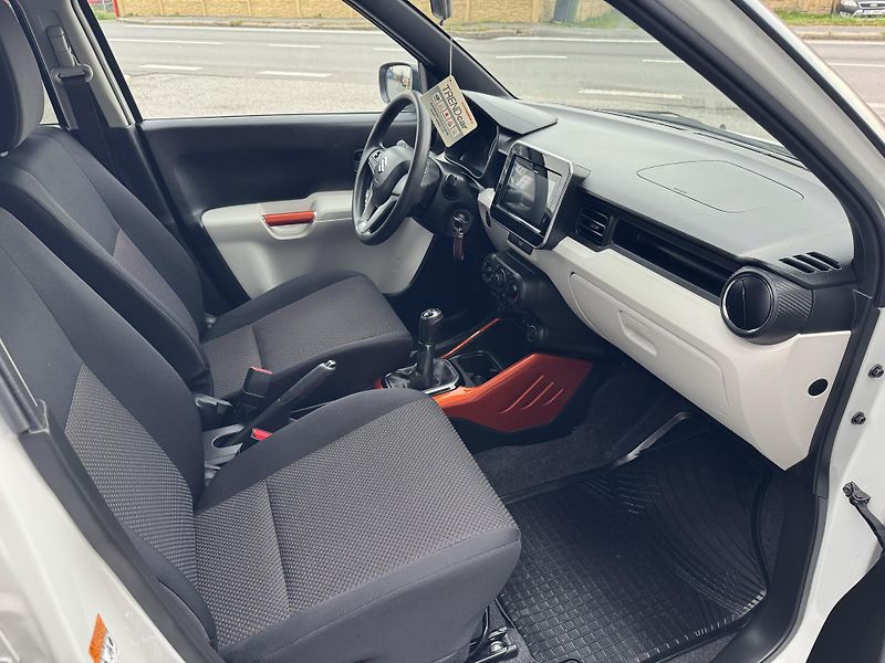 Suzuki Ignis 1,2DualJet 4x4 - fotka 12 z 15