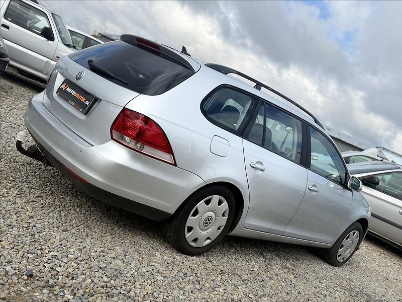 Volkswagen Golf 1,9 TDI 77kW +SADA KOL, TAŽNÉ - fotka 5 z 22