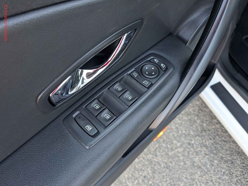 Renault Fluence (2014) 1.6 16V, ČR, AC, TZ - fotka 12 z 16