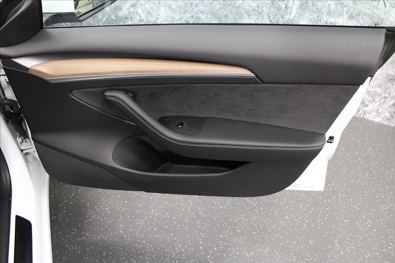 Tesla Model 3 0,0 Standard plus - fotka 9 z 27