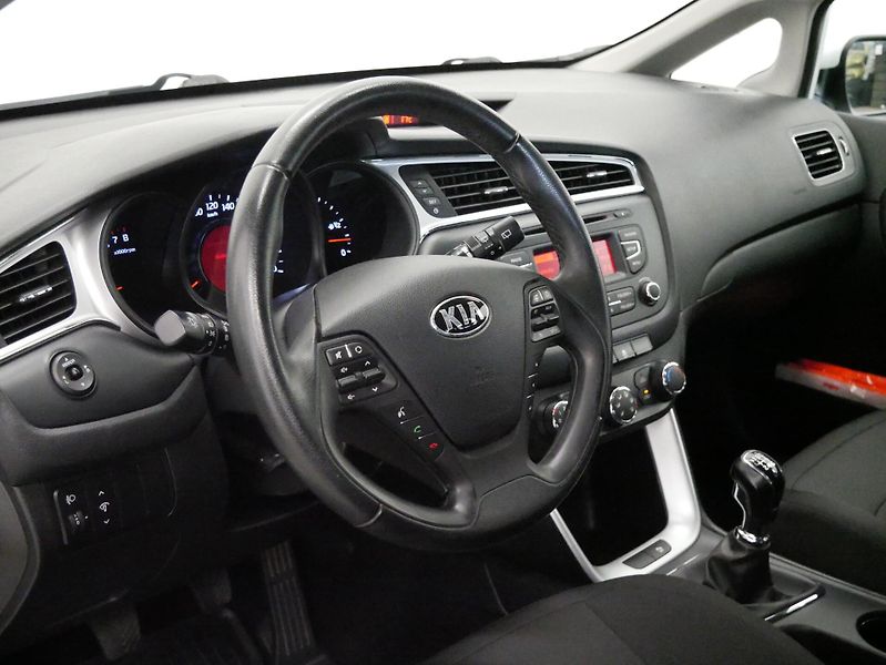 Kia Ceed - fotka 14 z 25