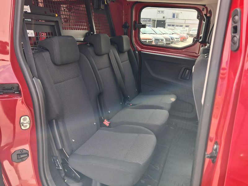 Toyota ProAce City 1.5 D-4D Extra CrewCab Active - fotka 19 z 23