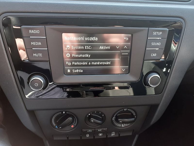 Škoda Rapid (2016) 1.2 TSi ACTIV - fotka 10 z 35