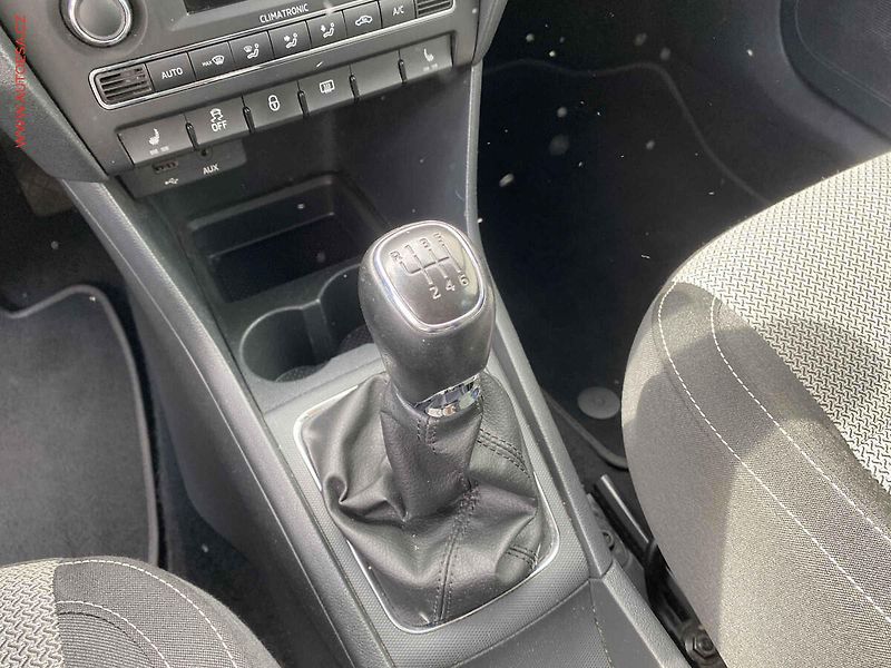Škoda Rapid (2013) 1.2 TSi, Elegance - fotka 16 z 18