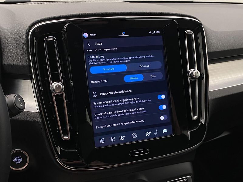 Volvo XC40 B4 BRIGHT PLUS AUT CZ - fotka 43 z 56