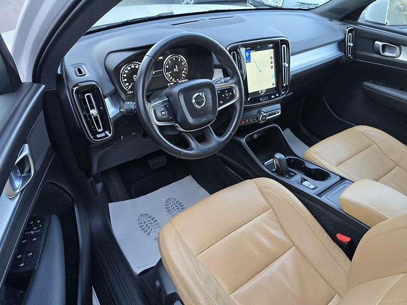 Volvo XC40 T5 2,0 182kW AUT 4x4 KŮŽE -DPH - fotka 10 z 43