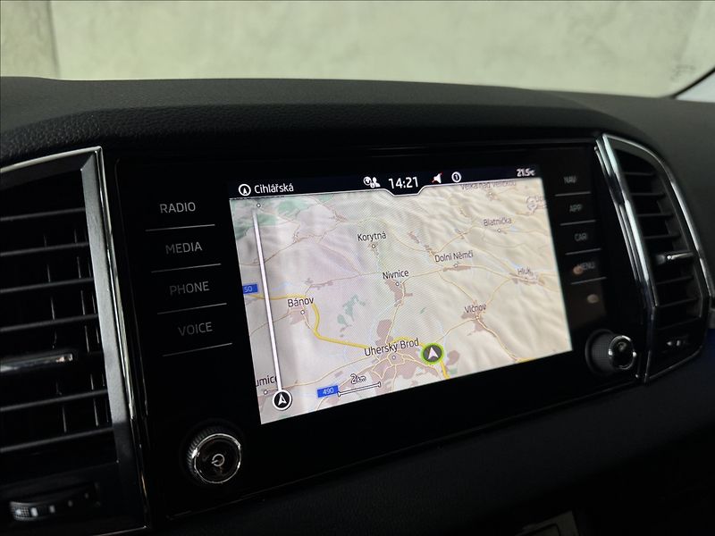 Škoda Karoq 1,5 TSi  DSG Clever Virtual LE - fotka 33 z 45