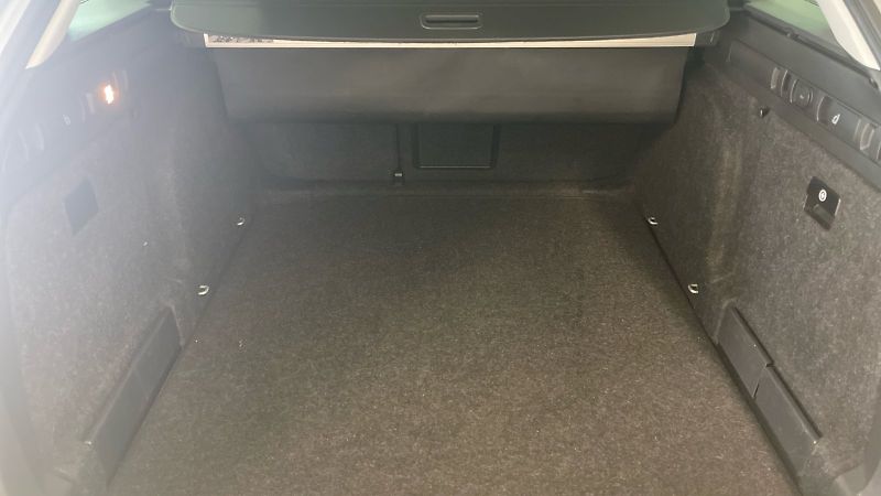 Škoda Superb (2019) kombi Laurin&Klement 2.0TDI  2 - fotka 15 z 34