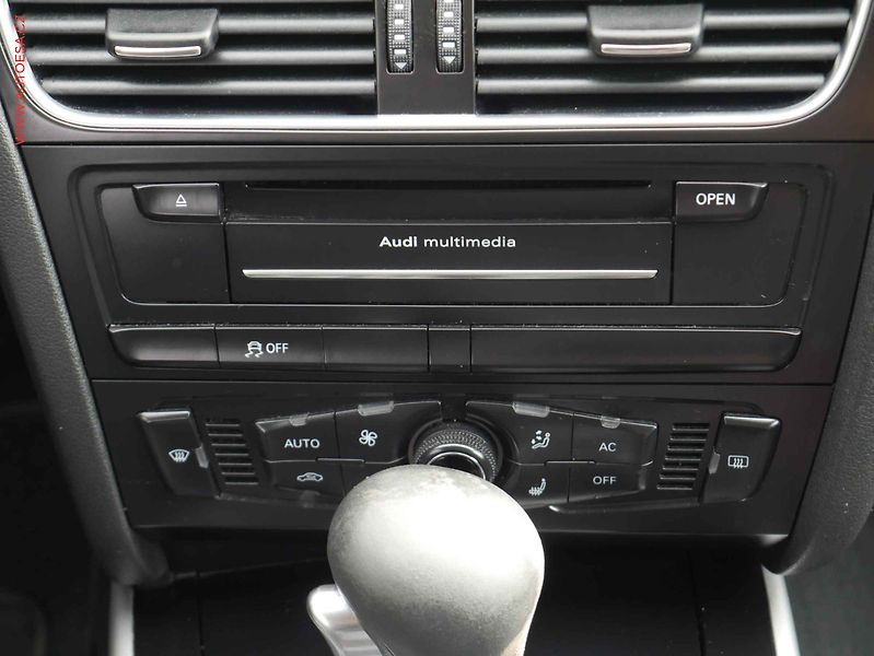 Audi A4 (2011) 2.0 TDI, AT, autoAC - fotka 12 z 16