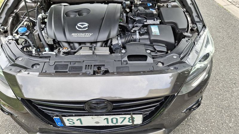 Mazda 3 Mazda 3 2.0 Skyactiv Revolutio - fotka 17 z 35