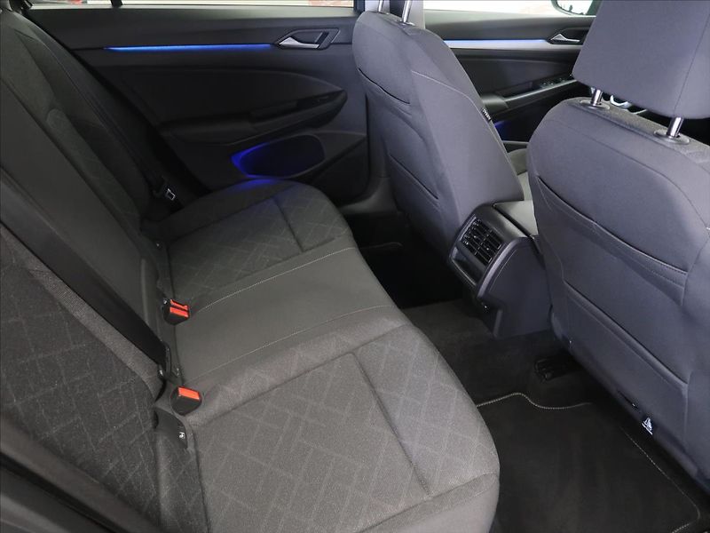 Volkswagen Golf 2,0 TDI Life 1.majitel TOP! - fotka 14 z 41