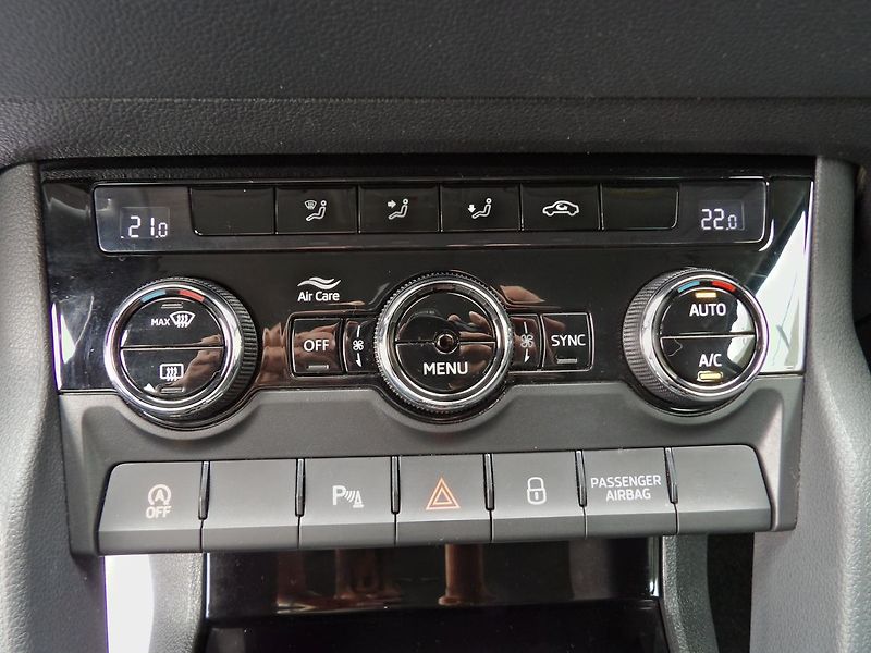 Škoda Karoq 2.0TDI 110kW DSG 4x4 Virtual - fotka 13 z 30