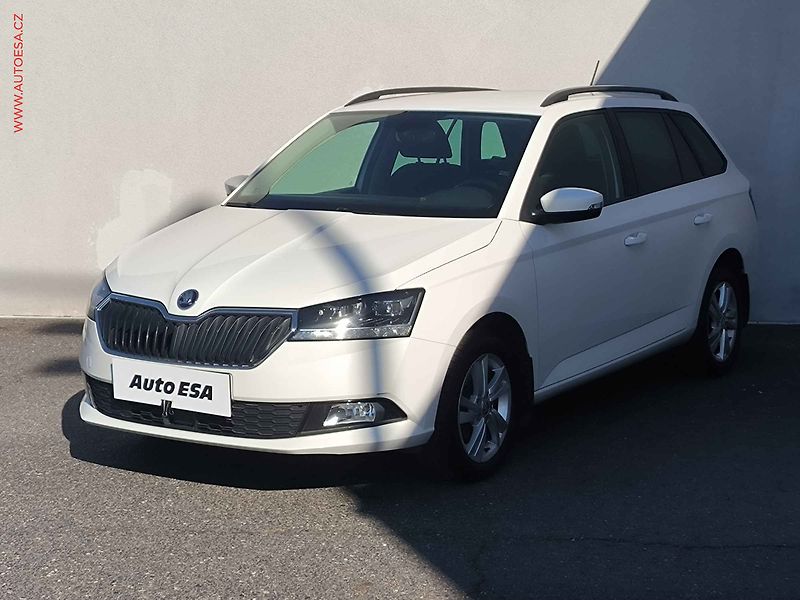 Škoda Fabia (2022) 1.0 TSi, 2.maj,ČR, Ambition - fotka 3 z 22