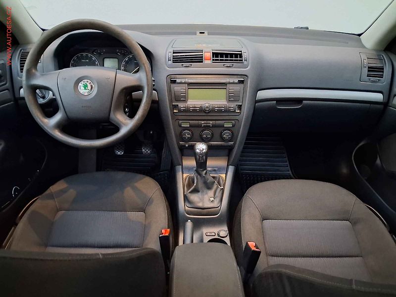 Škoda Octavia (2009) 1.9 TDi, ČR, Elegance, AC - fotka 8 z 16