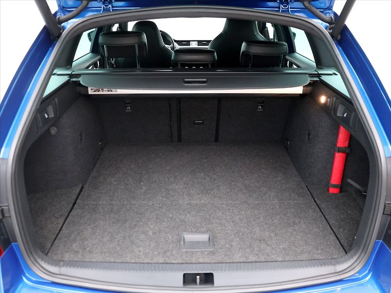 Škoda Octavia 2.0 TDI RS Challenge 1.Maj - fotka 10 z 38