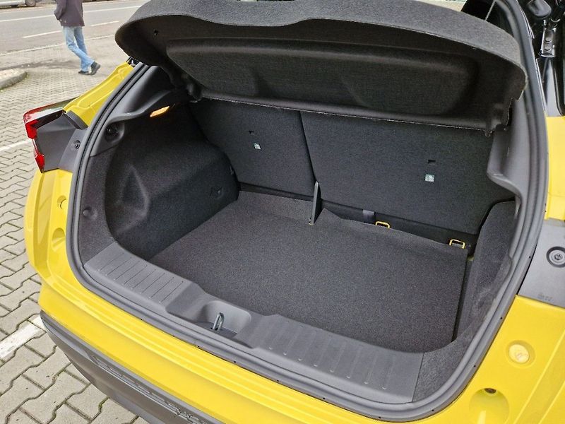 Nissan Juke 1.0 DIG-T 7AT N-CONN, SKLADEM - fotka 27 z 28