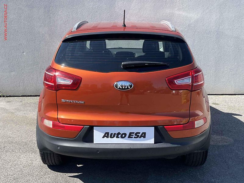 Kia Sportage (2013) 1.6 GDi, 2.maj,ČR, autoAC - fotka 5 z 17